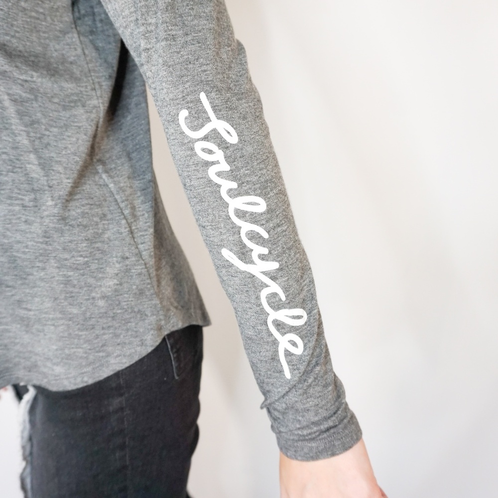 SOULCYCLE Avenue Long Sleeve Grey T-Shirt Skull - Picture 7 of 7